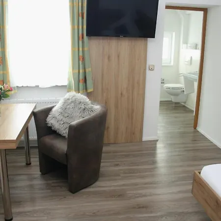 Landgasthof Gruener Baum * Hochdorf (Biberach)