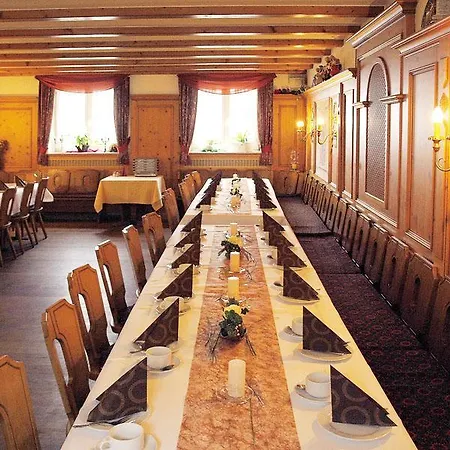 Hotel Landgasthof Gruener Baum Hochdorf (Biberach)