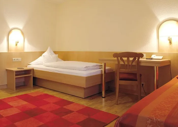 Landgasthof Gruener Baum *