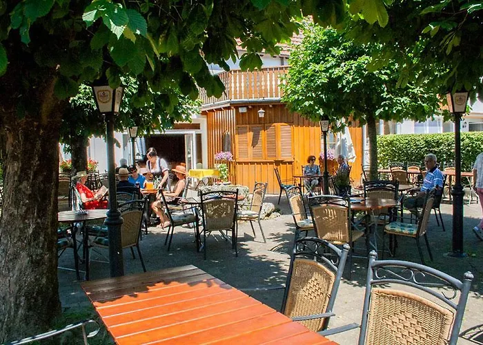 Landgasthof Gruener Baum Hotel